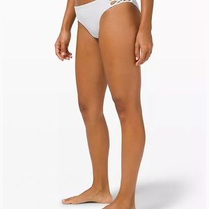 Lululemon Coastline bottom